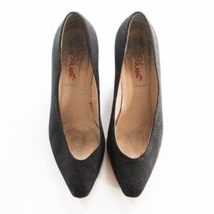 9 West | Vintage 80's Black Round Minimalist Closed Pointed Toe Pumps | Size 5.5